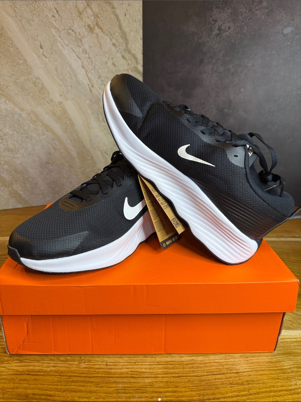 NWT Nike Promina Extra Wide Men’s 8.5 Black White Walking Shoes HQ8477-002